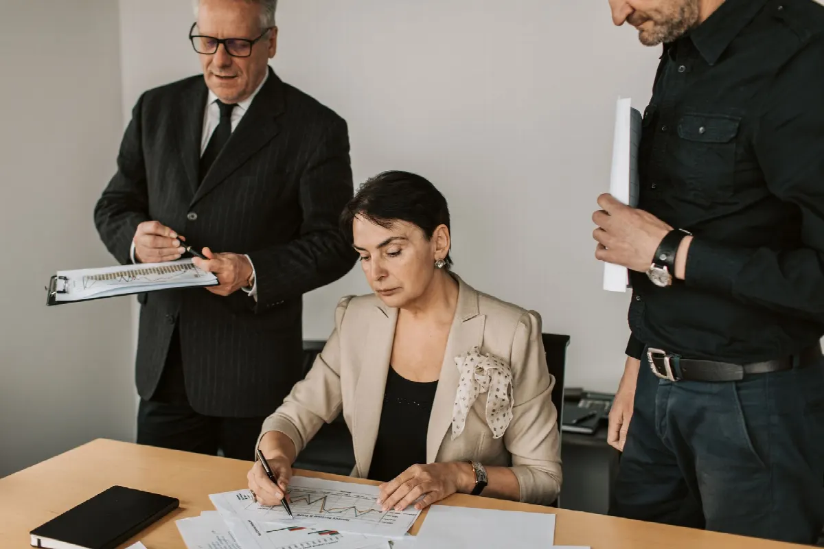 Réunion d'équipe pour évaluer les résultats